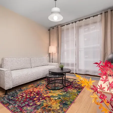 Kolejowa 43a By Homeprime דירה