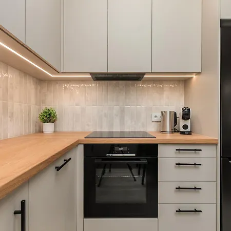 Kolejowa 43a By Homeprime Varšava